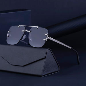 Gafas de sol cuadradas sin montura a la moda para hombre, con doble puente metálico, protección UV400, lentes de PC color dorado, para conducir. - Product Image 3