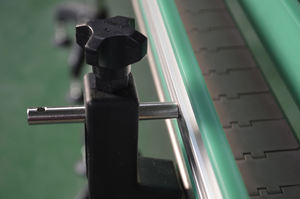 Fabrika özelleştirilmiş 820 plastik zincir düz kemer ısıya dayanıklı bant konveyör şişeleme makinesi - Product Image 5