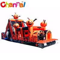 Château gonflable maison hantée avec toboggan, structure de jeu gonflable avec obstacles et toboggan, toboggans gonflables d'Halloween