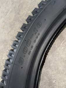 Pneus de moto 3.00-18 neufs, sans chambre à air, 300-18, <span class=keywords><strong>prix</strong></span> avantageux, directement de l'usine en Chine - Product Image 2