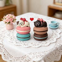 Japanse kat DIY Valentijnsdagcadeaus Piramide Fee Hars Handgemaakt Handgeschilderd Liefdesmuziek Aardbei-chocolade Decoratief