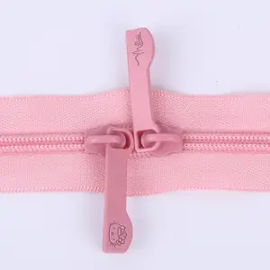 Factory foreign trade 5# 8# pink nylon zipper roll custom tape color tooth color for clothing DIY sewing luggage sewing.