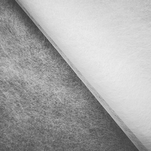 <span class=keywords><strong>Film</strong></span> adhésif de interlignage fusible non tissé blanc de fonte chaude de noir pour le tissu de textile - Product Image 2