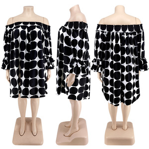 Nouvelle arrivée Jupes grande <span class=keywords><strong>taille</strong></span> <span class=keywords><strong>pour</strong></span> femmes Robe sexy à col asymétrique et imprimé à pois - Product Image 2
