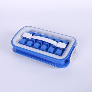 Bandeja de Hielo de Silicona Innovadora de 18 Cubos SIN CONTACTO con Tapa, Herramienta Sostenible para Hacer Helados en el Congelador - Product Image 4