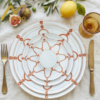 Assiette de présentation en céramique vintage peinte à la main, motif ligne ondulée, en porcelaine, pour mariages, événements, traiteur et location
