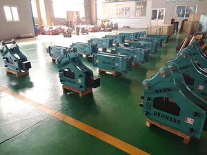 Brise-roche hydraulique de type latéral Rhino - Product Image 3