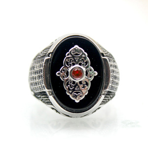 Anello Gotico Vintage con Rilievo per Donne, Gioiello da Dito di Tendenza - Product Image 2