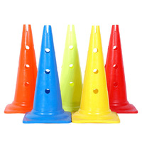 Marqueurs d'entraînement de football, Cadres de barrières, Cônes de signalisation, Cônes de type cornet de glace épaissis, Ballons de basketball perforés, Barils multi-cônes