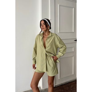 Conjunto de Dos Piezas de Verano POPLIN, Top de Lana a Rayas Verdes y Pantalones Cortos por Encima de la Rodilla, Corte Holgado, Talla XS - Product Image 2