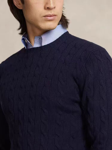 Pull tricoté vintage à capuche pour homme, style universitaire, décontracté et chaud, collection automne 2026, par un designer de luxe - Product Image 1