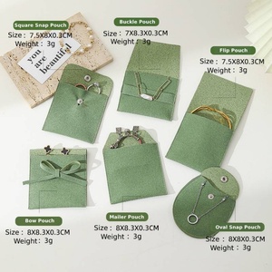 Boîte à bijoux en papier vert avec logo personnalisé en gros, ensemble avec pochette en velours |   Boîte à bijoux en papier avec couvercle et pochette multi-formes - Product Image 4