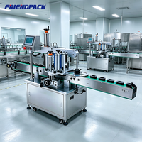 Machine d'étiquetage verticale UPK haute précision pour bouteilles de détergent, bouteilles d'huile d'olive, et bidons carrés de 25 L