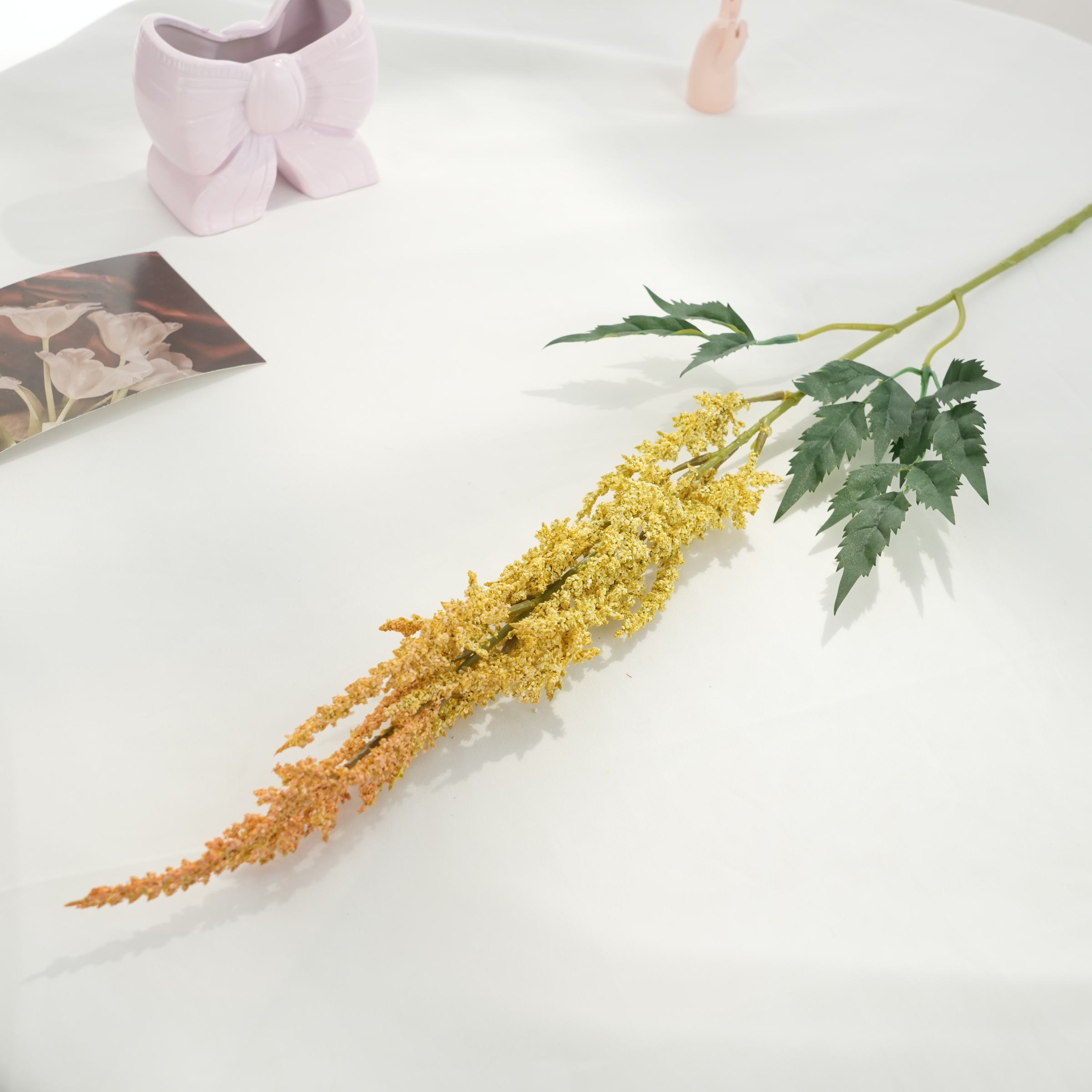 เหลืองอ่อน