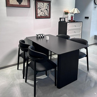Ensemble table et chaises en dalle de pierre noire, style italien minimaliste, luxe léger, pour petit appartement, design haut de gamme, rectangulaire