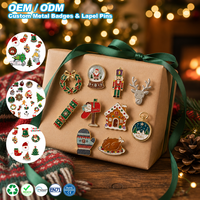 Spilla da bavero smaltata personalizzata di Natale, spilla in metallo festiva, distintivo in lega a forma di cartone animato, spilla placcata oro, souvenir in lega di zinco, regalo