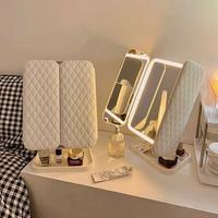 Miroir de courtoisie cosmétique pliant LED de table à trois volets miroir de bureau avec lumière et grossissement