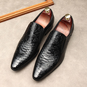 Chaussures en cuir classiques pour hommes, à semelles épaisses et talons surélevés, chaussures tendance pour hommes à semelles rouges, nouveau style - Product Image 4