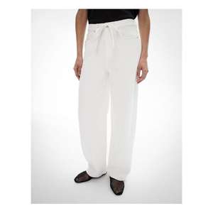 กางเกงทรงตรงสำหรับผู้หญิง ผลิตจากวัสดุที่มีน้ำหนักเบา ช่วยให้เคลื่อนไหวสะดวกและสวมใส่สบายเป็นเวลานาน - Product Image 6