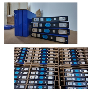 3.2V 119Ah A급 리튬인산철(<span class=keywords><strong>LiFePO4</strong></span>) 리튬 이온 배터리 셀-반고체 상태 4000회 사이클 10년 보증 가정용 저장 장치 - Product Image 4