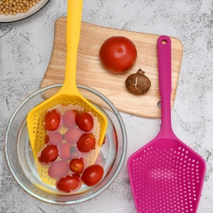 Ustensiles de cuisine : Écumoire, Cuillère à égoutter, Cuillère à glace, Louche, Passoire en plastique - Product Image 5