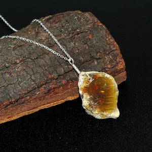 Collar con Colgante de Ópalo Etíope Gemkora, Piedra Preciosa Natural en Bruto con Efecto Fuego, Cristal Curativo, Cadena de Plata 925, Unisex, para Uso Diario - Product Image 4