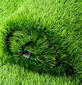 Gazon artificiel de sport pour terrain de basket Gazon synthétique vert Super Sporting Grass Indoor Outdoor Curly Mini Golf Grass