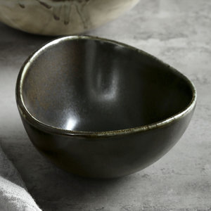 Vente en gros directe d'usine, bols en céramique noirs mats irréguliers écologiques et petits bols à sauce en porcelaine pour restaurants - Product Image 1