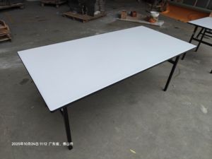 Mesa de Comedor Plegable Rectangular de PVC Moderna y Resistente para Uso en el Hogar y Hoteles, Muebles para Comedor - Product Image 4