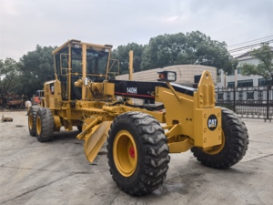 รถเกรดเดอร์มือสอง CAT140H ยี่ห้อแคตเตอร์พิลลาร์ รุ่นใหม่ล่าสุด พร้อมใช้งาน กำลังแรง 140 แรงม้า เหมาะสำหรับงานก่อสร้างถนน ขนาดกลาง - Product Image 2