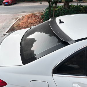 Alerón Trasero para Mercedes-Benz Clase C W204, Textura de Fibra de Carbono Negro Piano, ABS, Estilo Ducktail, 2008-2014 - Product Image 1