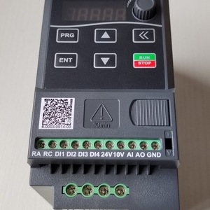 Convertisseur de fréquence AC monophasé 220V triphasé 380V SAJ Sanjing VM600G-2S2R2, contrôle vectoriel, IP20 - Product Image 1