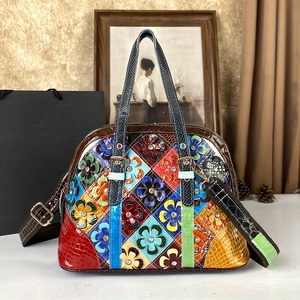 Bolso de Mano de Cuero Genuino con Parches Artesanales Exquisitos, Estilo Boho <span class=keywords><strong>Chic</strong></span> de Lujo, Gran Capacidad, Bolso de Hombro Vintage para Mujer - Product Image 1