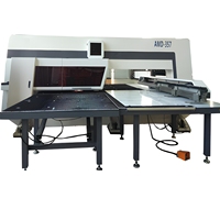 Machine de poinçonnage à tourelle CNC pour la fabrication de métaux, idéale pour la fabrication d'armoires et de boîtiers électriques