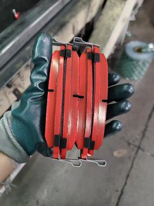 D556 <span class=keywords><strong>prix</strong></span> d'usine de gros plaquettes de rupture automatique pièces de voiture sans amiante système de freinage plaquettes de frein pour Suzuki - Product Image 5