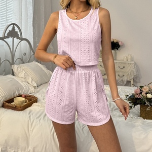 Nouvel ensemble 2 pièces décontracté pour femme : short ajouré et débardeur, idéal pour la maison ou comme pyjama – Collection été tendance - Product Image 1