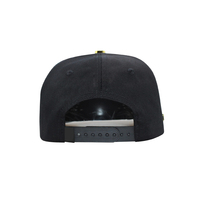 Casquette de baseball 5 panneaux en denim avec motif croix métallique personnalisé en coton pur et broche métallique coq doré, design tendance