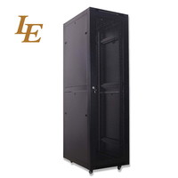 Armoire de serveur de centre de données en acier sur mesure de haute qualité 22U-47U, armoire réseau 19 pouces avec porte en verre en stock