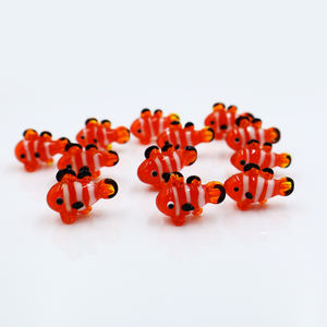 Figurine miniature artisanale en verre de Murano, technique de lampworking, poisson-clown marin, 2 cm, Journée de la Terre, vente en gros - Product Image 5