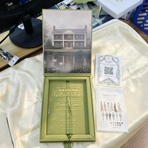 Boîte d'invitation de mariage en velours vert sauge, kit d'invitation personnalisé en acrylique avec monogramme doré, impression <span class=keywords><strong>photo</strong></span>, cartes RSVP et cartes de code vestimentaire - Product Image 2