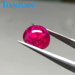 <span class=keywords><strong>Rubino</strong></span> di <span class=keywords><strong>colore</strong></span> <span class=keywords><strong>rosso</strong></span> corindone cabochon con retro piatto rotondo con piccole crepe e inclusioni simili alla pietra preziosa allentata naturale - Product Image 3
