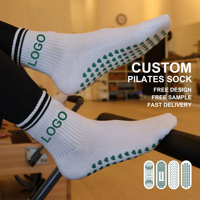 Chaussettes de sport pour femmes en coton compressif, antidérapantes, avec logo, design fuzzy, personnalisées, pour yoga et pilates