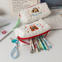 Sac organisateur de maquillage à motif de chien de dessin animé personnalisé pochette cosmétique de maquillage douce sac cosmétique de voyage à cœur matelassé