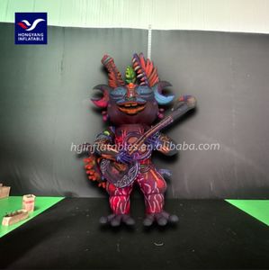 Aufblasbares Modell des Gitarristen für das Musik festival thema - Product Image 4