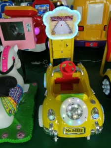 Jeux <span class=keywords><strong>d</strong></span>'arcade à pièces, jeux de <span class=keywords><strong>parc</strong></span> <span class=keywords><strong>d</strong></span>'attractions à fort rendement, voitures pour enfants en fibre de verre, manèges pour enfants, jeux de balançoire, machines à vendre - Product Image 3