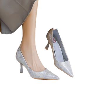 Vente en gros de chaussures à talons hauts pour femmes, noires, personnalisées, style escarpins, tendance mode été automne, bout pointu, talons fins, à enfiler - Product Image 1