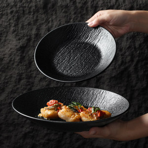 Plato Hondo de Melamina Negra con Textura de Roca, Estilo Occidental, para Uso en Hoteles y Restaurantes - Product Image 1