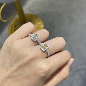 <span class=keywords><strong>Anello</strong></span> in argento 925 con moissanite color champagne <span class=keywords><strong>da</strong></span> <span class=keywords><strong>1</strong></span> <span class=keywords><strong>carato</strong></span>, taglio smeraldo baguette, placcato in rodio, <span class=keywords><strong>anello</strong></span> di fidanzamento per donna - Product Image 4