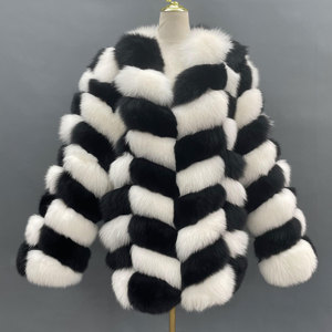 Luxury Chessboard Pattern Black White Mix giacca di pelliccia di dimensioni personalizzate <span class=keywords><strong>cappotto</strong></span> di pelliccia di volpe artica invernale - Product Image 2