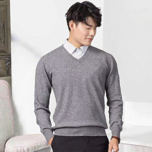 Pull tricoté ample à col rond pour homme, respirant, taille S-3XL, style coréen, couleur unie avec logo frontal – Collection Hiver - Product Image 3